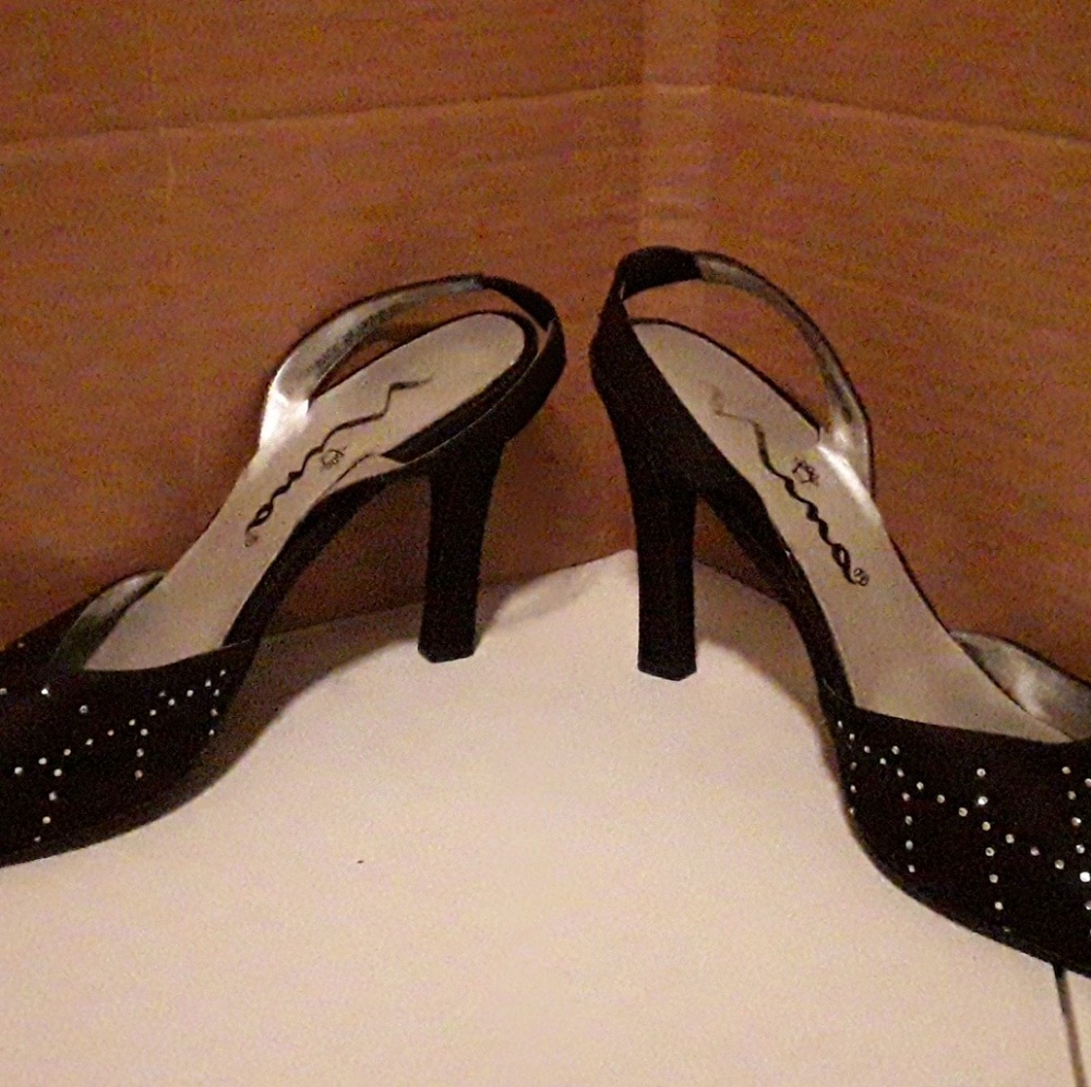 Shoes - Picture 4 of 4